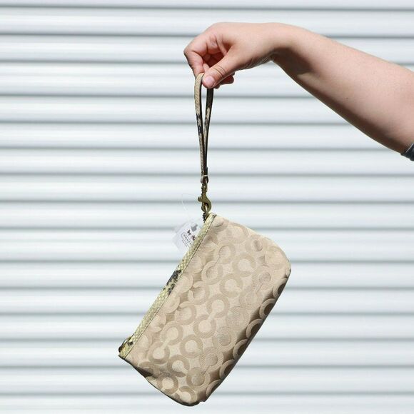 NWT Coach Signature Snake Embossed Wallet Wristlet - Picture 3 of 9
